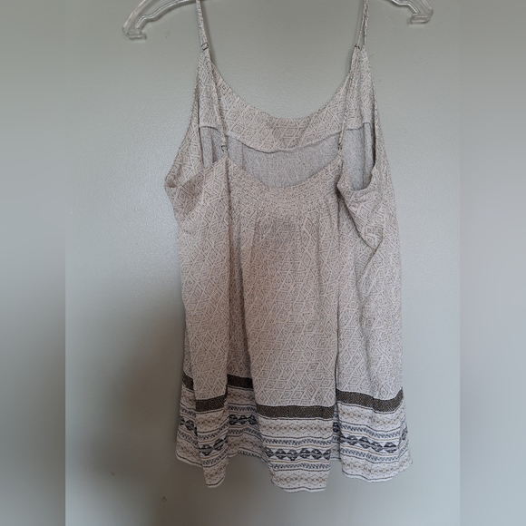 37. Far west top - Picture 3 of 4